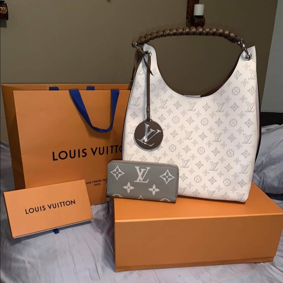 New Louis Vuitton Never Used - Picture 3 of 3